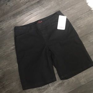 ☀️ NWT Black Chic Shorts